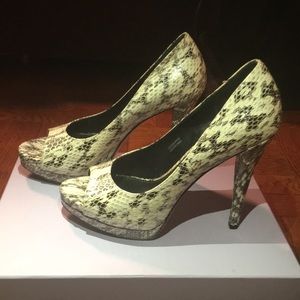 Vera Wang Lavender Snake Peep Toe Pump Platform